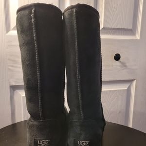 UGG Women's Classic Tall Boot Size 8